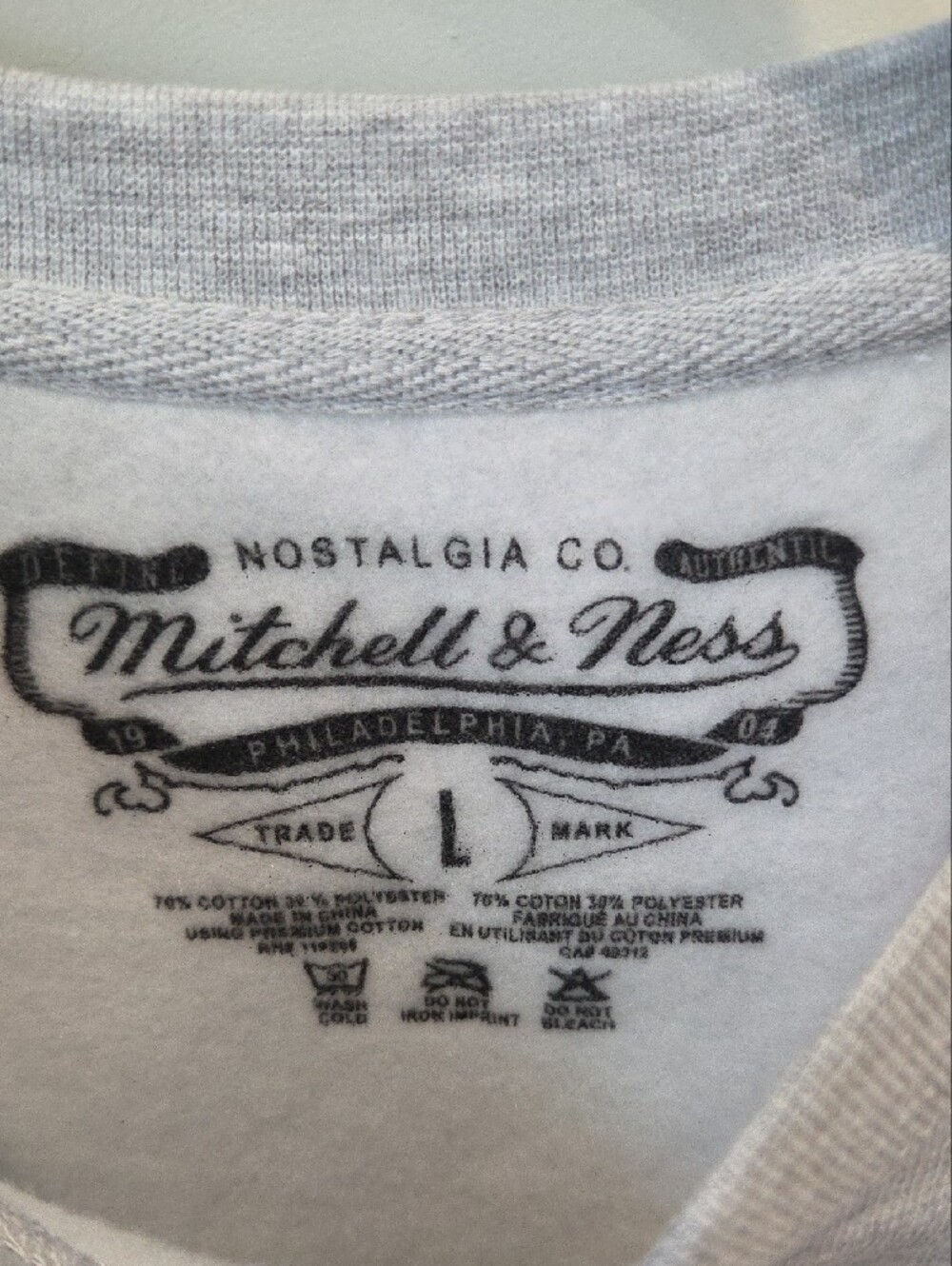 Mitchell & Ness Philadelphia Eagles Sweatshirt - Picture 2 of 4